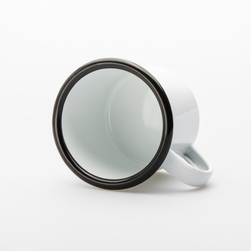 Smaltovaný plecháček s hnědou ruční ilustrací rozhledny Velkého Javorníku a textem „Javorník ti ukáže dálku, kterou nosíš uvnitř