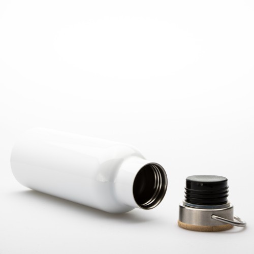 Bílá termoska 500 ml s hnědou ruční kresbou beskydské krajiny a mlhy nad stezkou, doplněná textem „Když se rozestoupí mlha, roze